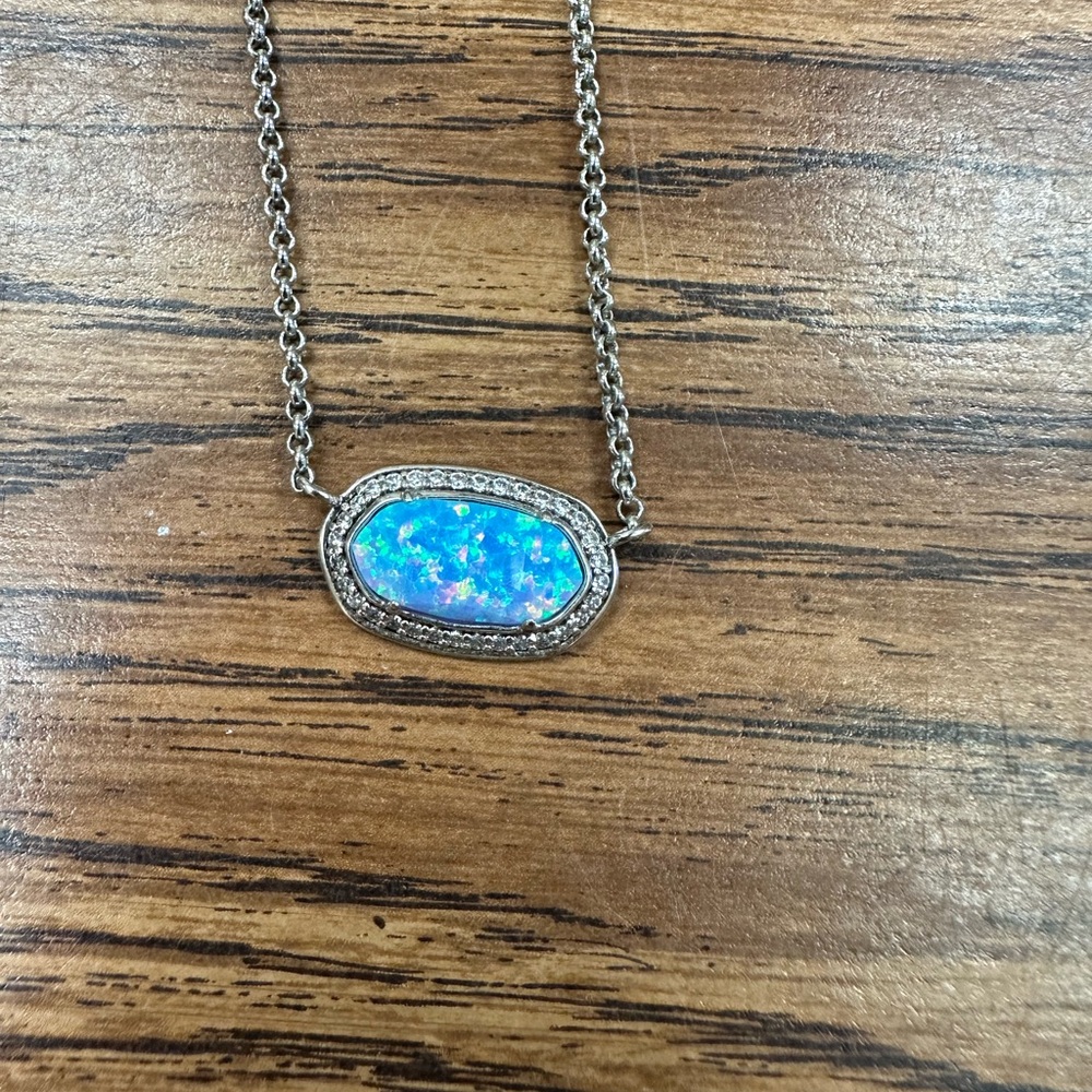 Elegant Silver and Blue Pendant Necklace